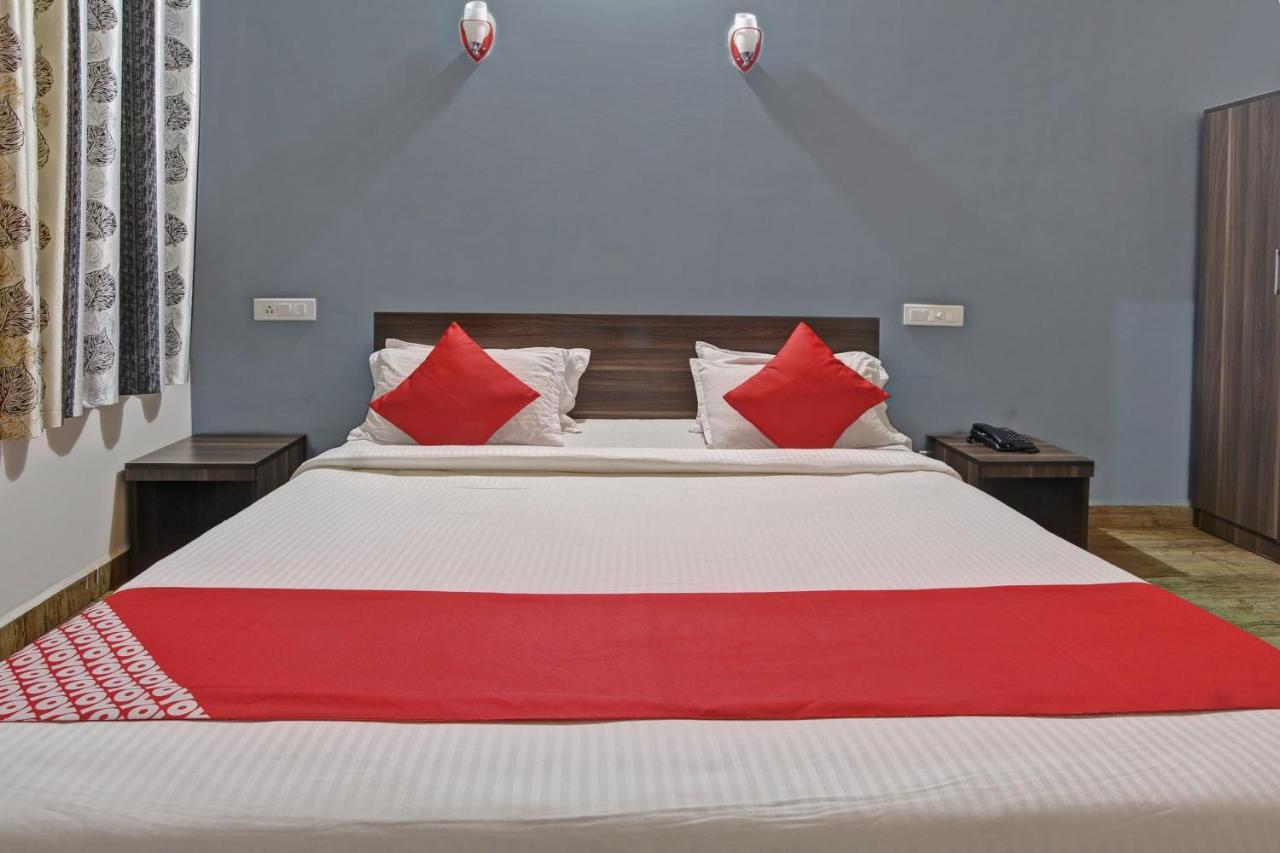 Oyo 48704 Rashi Farms Hotel Hubli Exterior photo