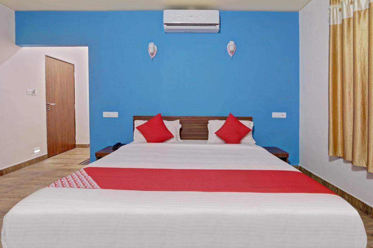 Oyo 48704 Rashi Farms Hotel Hubli Exterior photo