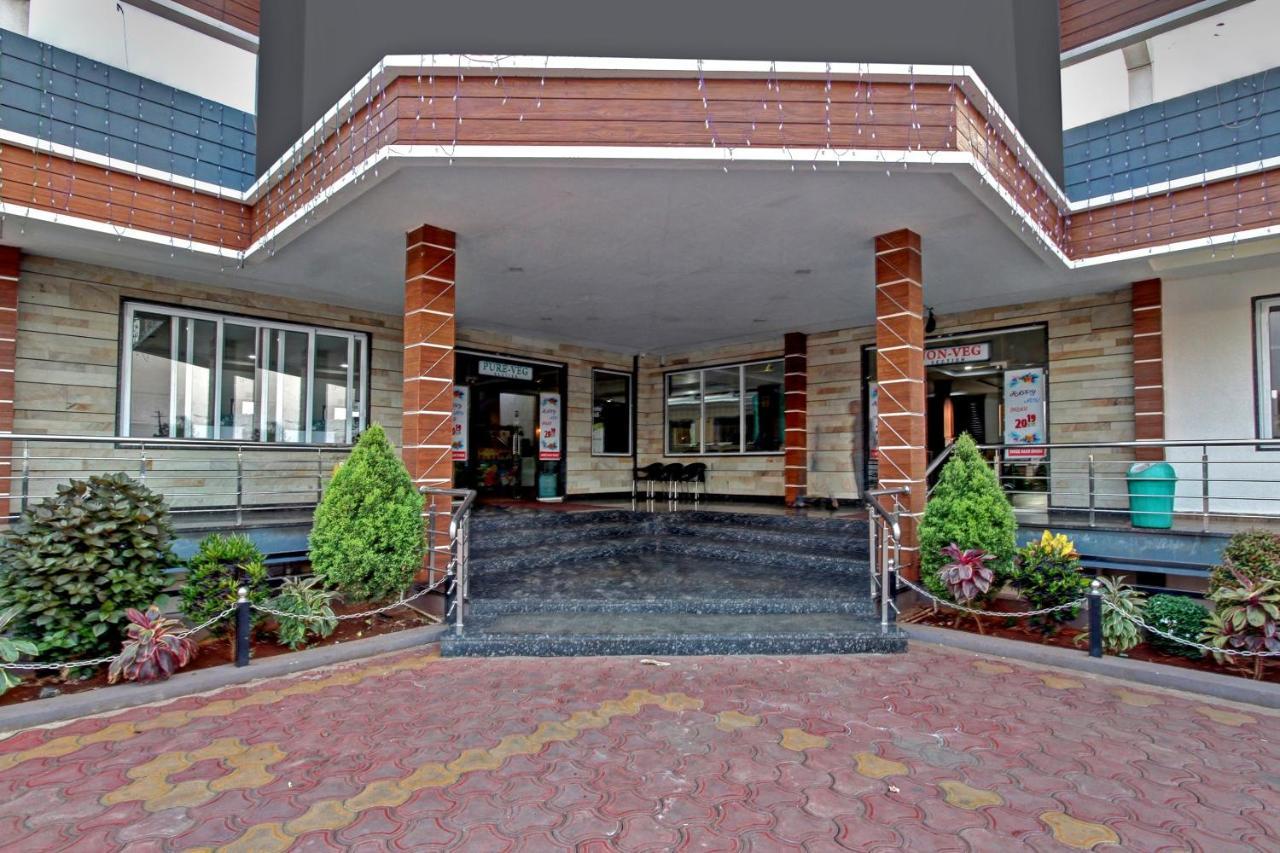 Oyo 48704 Rashi Farms Hotel Hubli Exterior photo